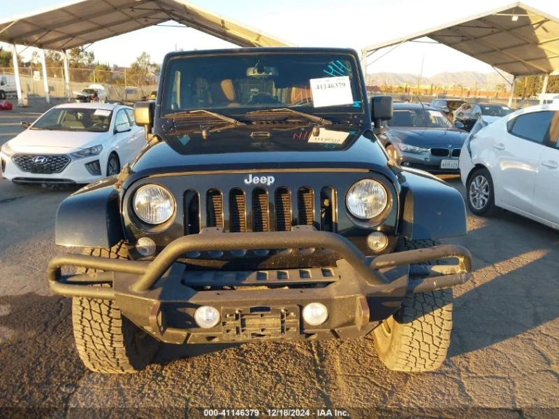 Jeep Wrangler, снимка 2 - Автомобили и джипове - 48726745