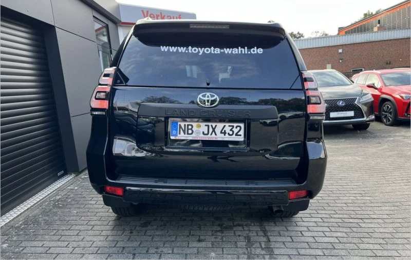 Toyota Land cruiser 2.8 TEC-Edition LED 360  7-SITZER 9500км ОЧАКВАН В, снимка 3 - Автомобили и джипове - 49018574