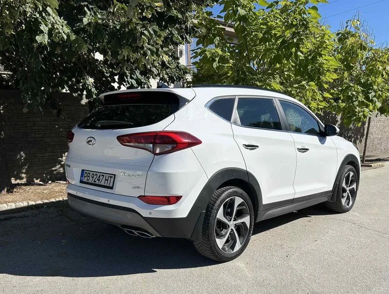 Hyundai Tucson 2.0crdi 4x4 Premium , снимка 2 - Автомобили и джипове - 52824520