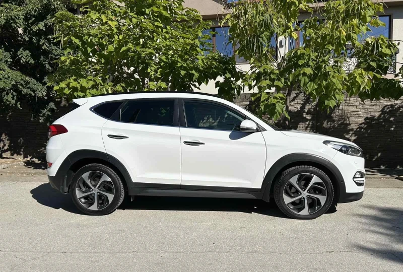 Hyundai Tucson 2.0crdi 4x4 Premium , снимка 3 - Автомобили и джипове - 52824520
