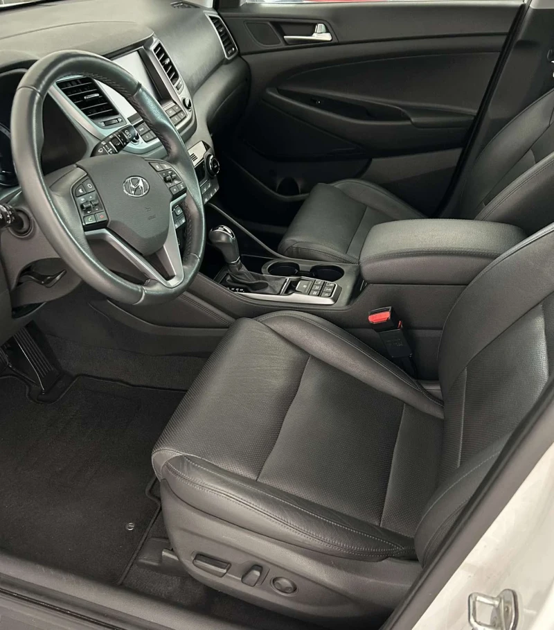 Hyundai Tucson 2.0crdi 4x4 Premium , снимка 4 - Автомобили и джипове - 52824520