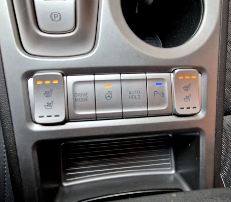 Hyundai Kona 64KWhPremium/SOH97%, снимка 13 - Автомобили и джипове - 52569490