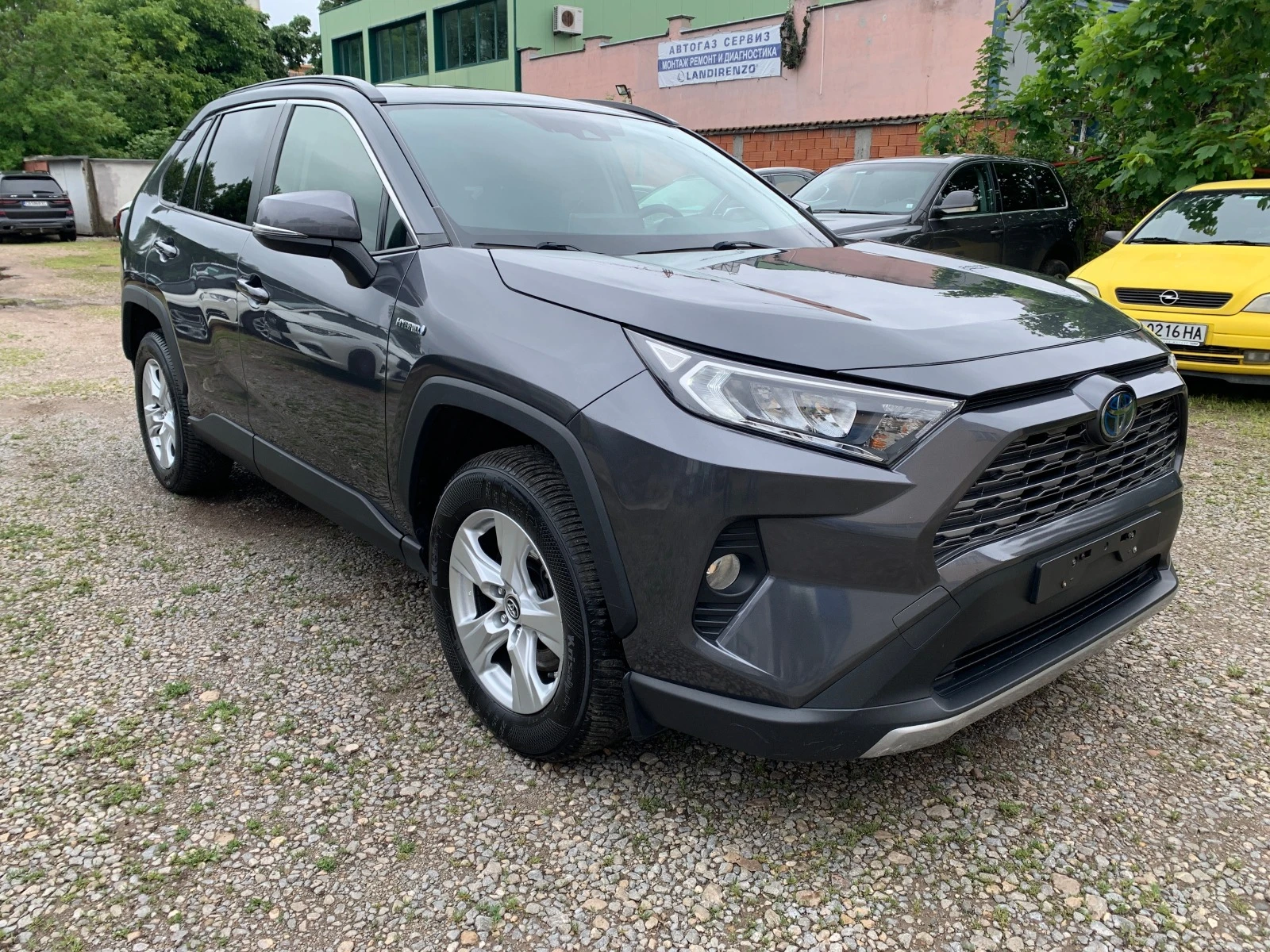 Toyota Rav4 2.5 Hybrid 4X4 - изображение 3