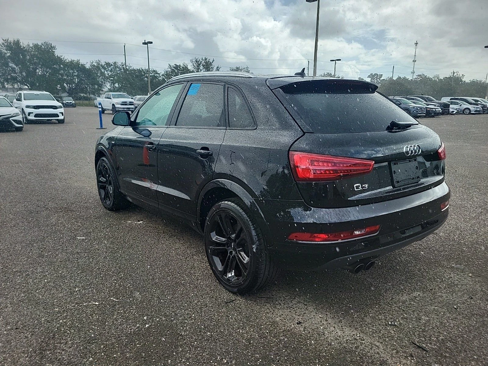 Audi Q3 Premium 100ХИЛ. КМ  - изображение 2