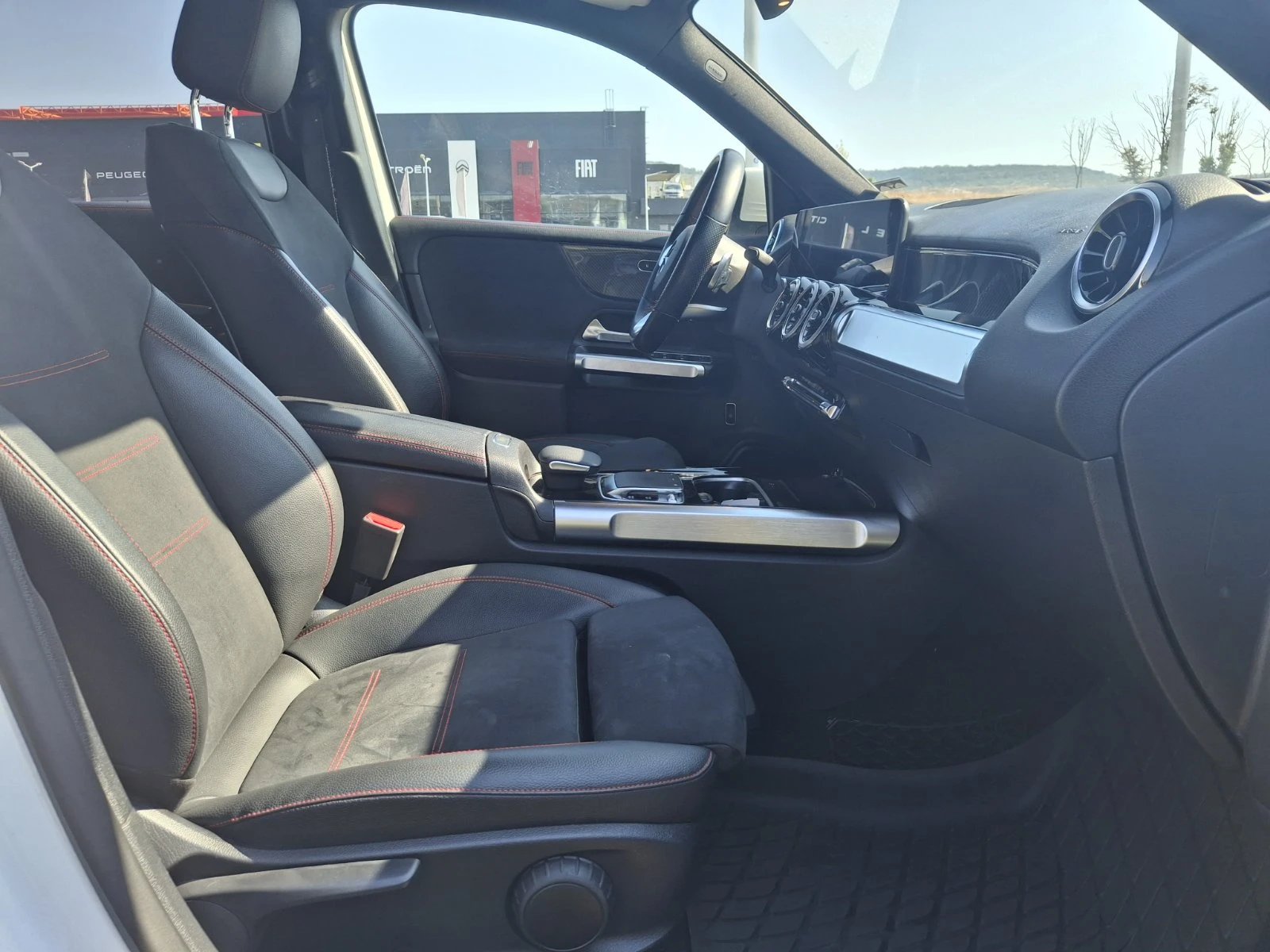 Mercedes-Benz GLB 250 4MATIC 6+ 1 - изображение 8
