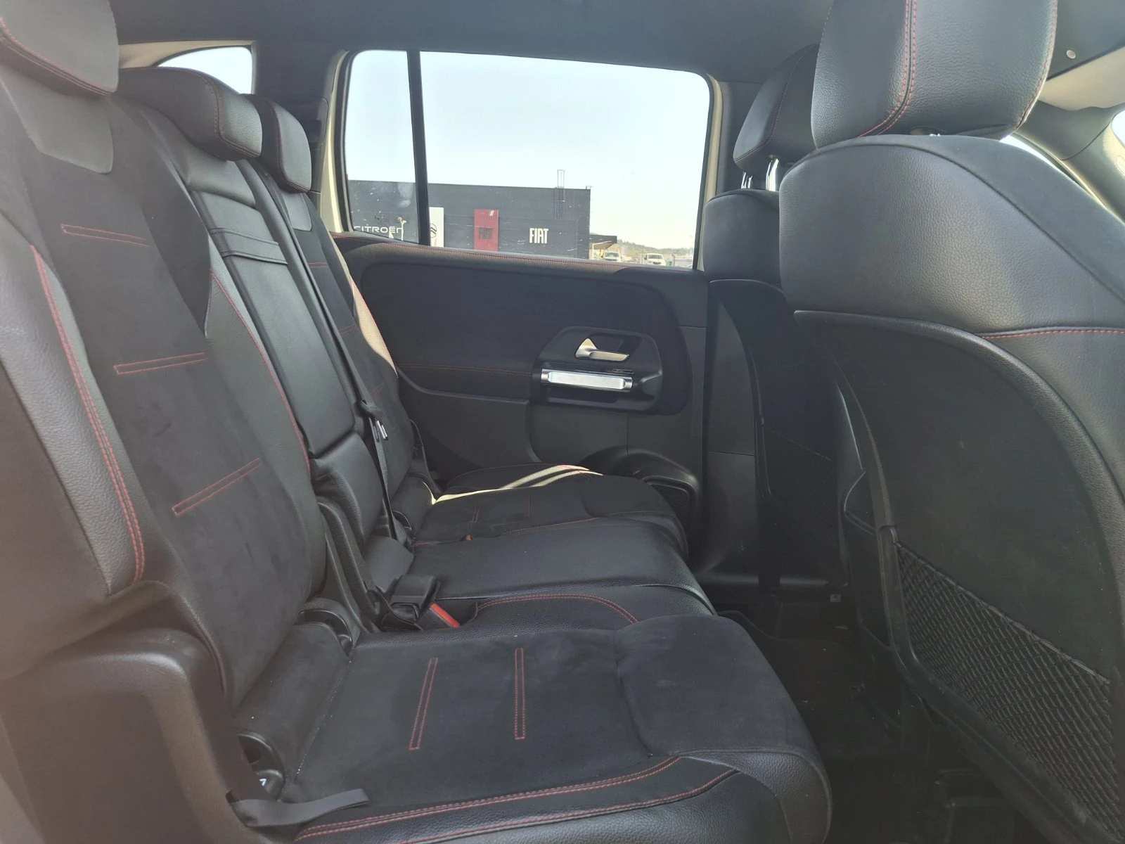 Mercedes-Benz GLB 250 4MATIC 6+ 1 - изображение 7