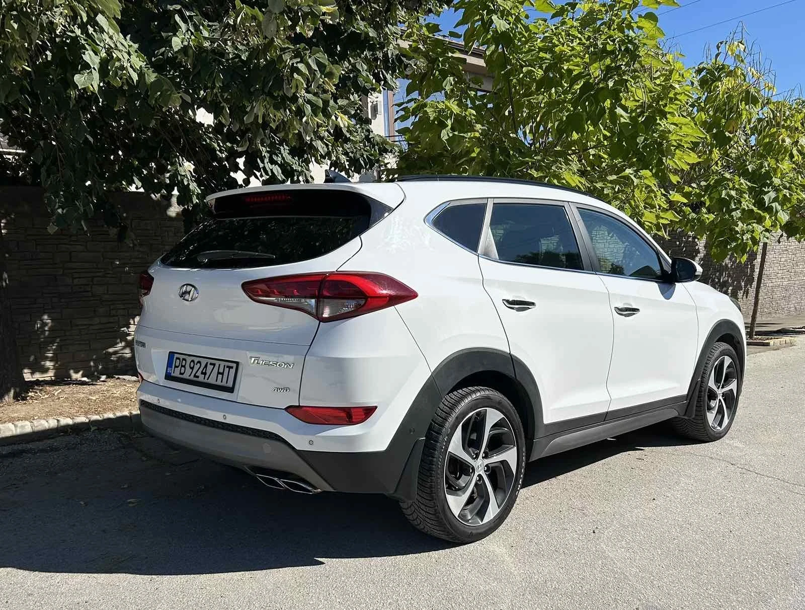 Hyundai Tucson 2.0crdi 4x4 Premium  - изображение 2