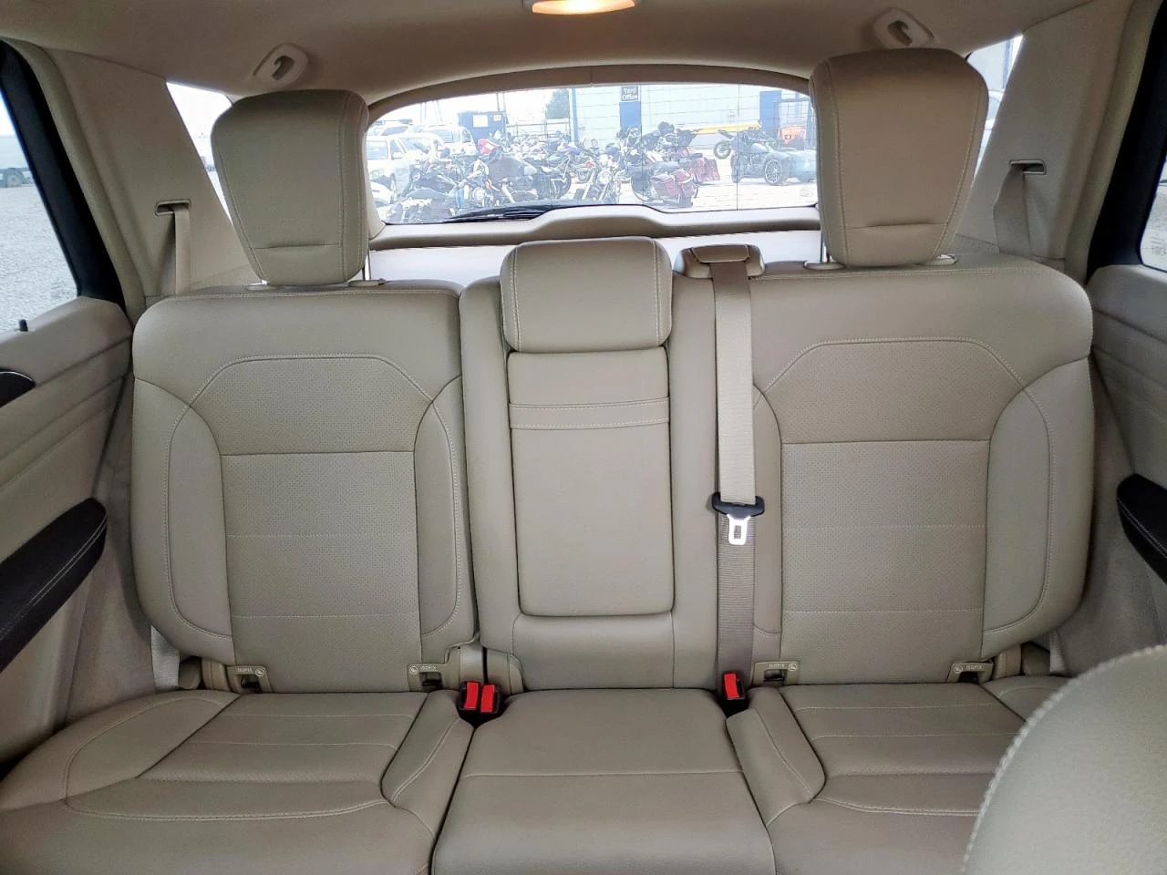 Mercedes-Benz ML 350 * Възможност за Лизинг*  - изображение 10