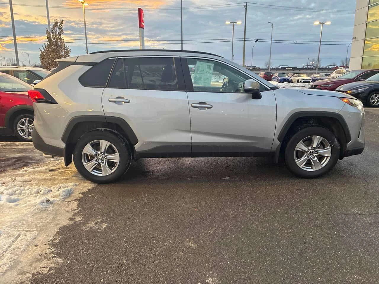 Toyota Rav4 * Hybrid XLE * CARFAX * ЦЕНА ДО БГ - изображение 3