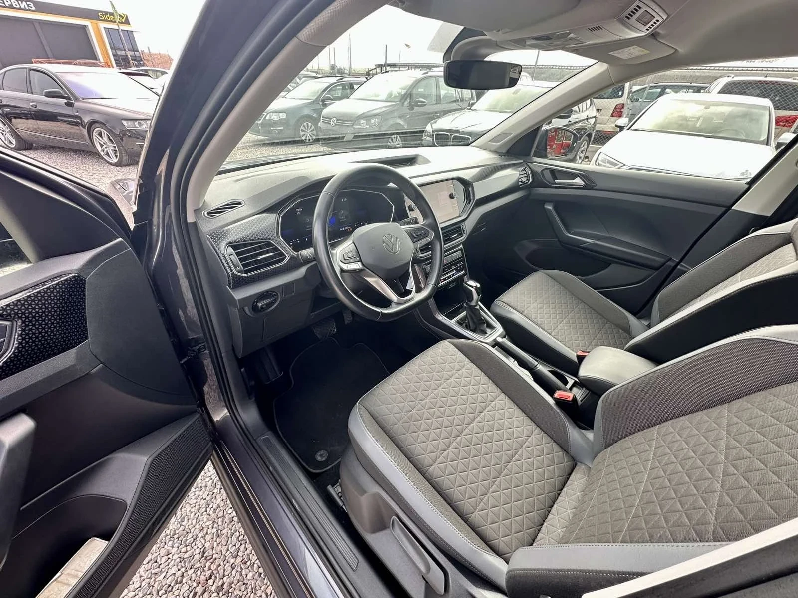 VW T-Cross 1.0TSI, снимка 9 - Автомобили и джипове - 53837551