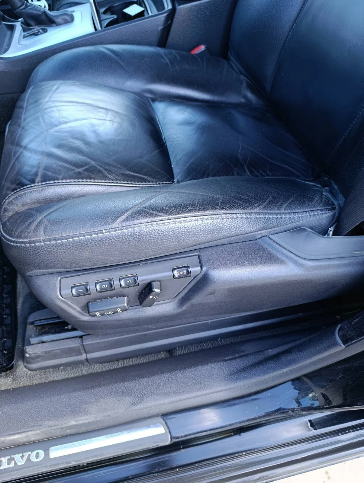 Volvo XC60 3.2 бензин, снимка 5 - Автомобили и джипове - 53944633