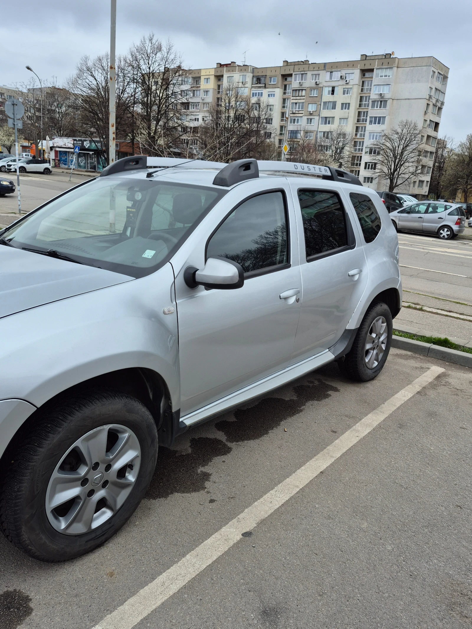 Dacia Duster 1.5dci, снимка 17 - Автомобили и джипове - 54030928
