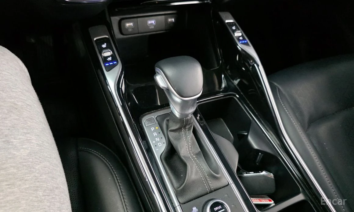 Kia Sorento 2.2 D NOBLESSE 4x4* ПОДГРЕВИ* ОБДУХВАНЕ* KEYLESS* , снимка 14 - Автомобили и джипове - 54219126