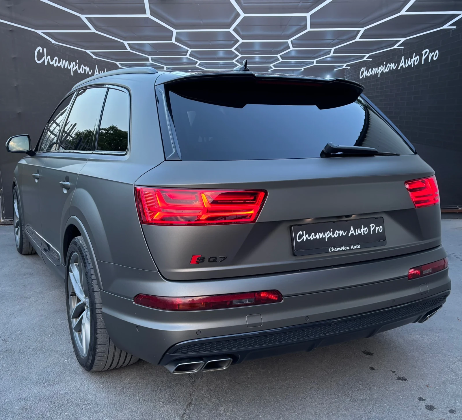 Audi SQ7 S-Line, снимка 4 - Автомобили и джипове - 54499530