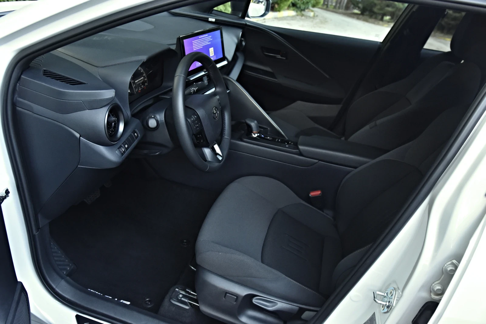 Toyota C-HR 2.0 HEV, снимка 11 - Автомобили и джипове - 55062949