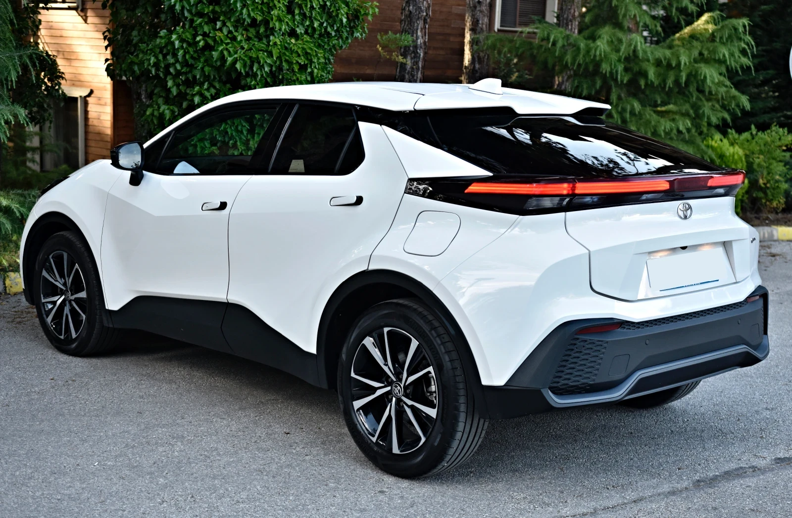 Toyota C-HR 2.0 HEV, снимка 6 - Автомобили и джипове - 55062949