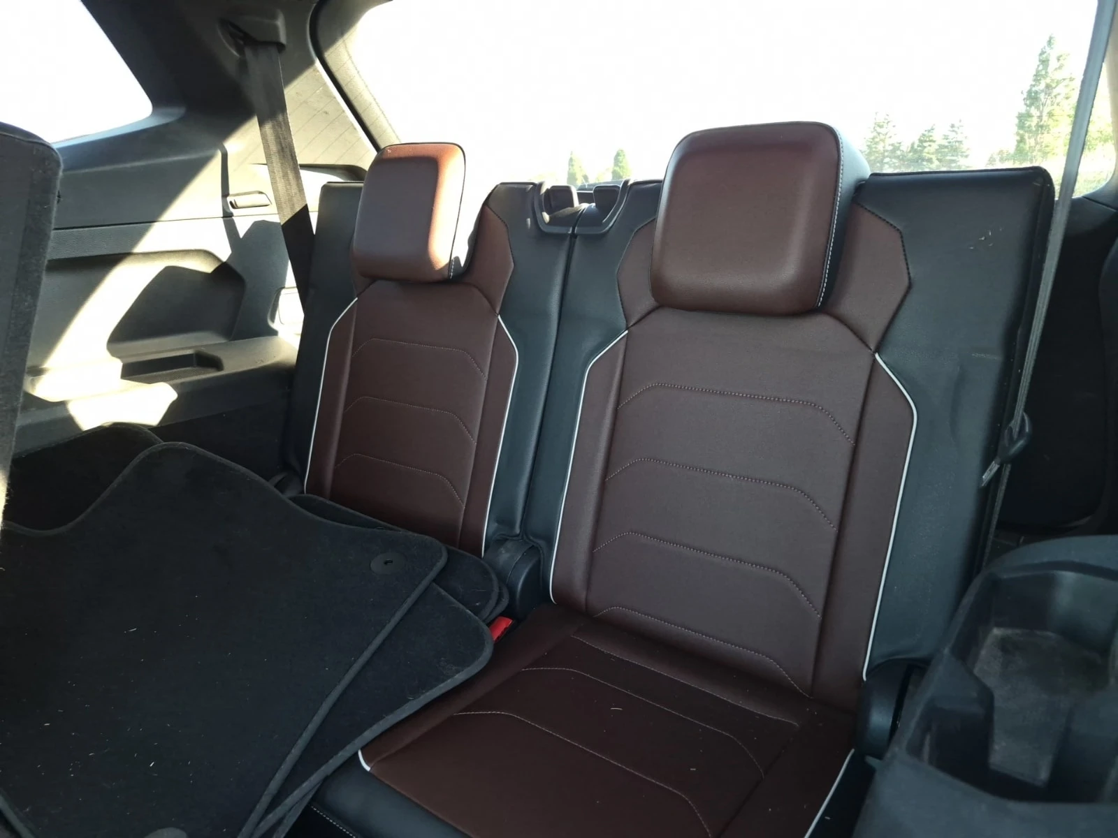 VW Tiguan HIGHLINE R LINE/CARFAX/7 МЕСТА/ПОДГРЕВ/ОБДУХ/ПАНО/, снимка 14 - Автомобили и джипове - 55992148