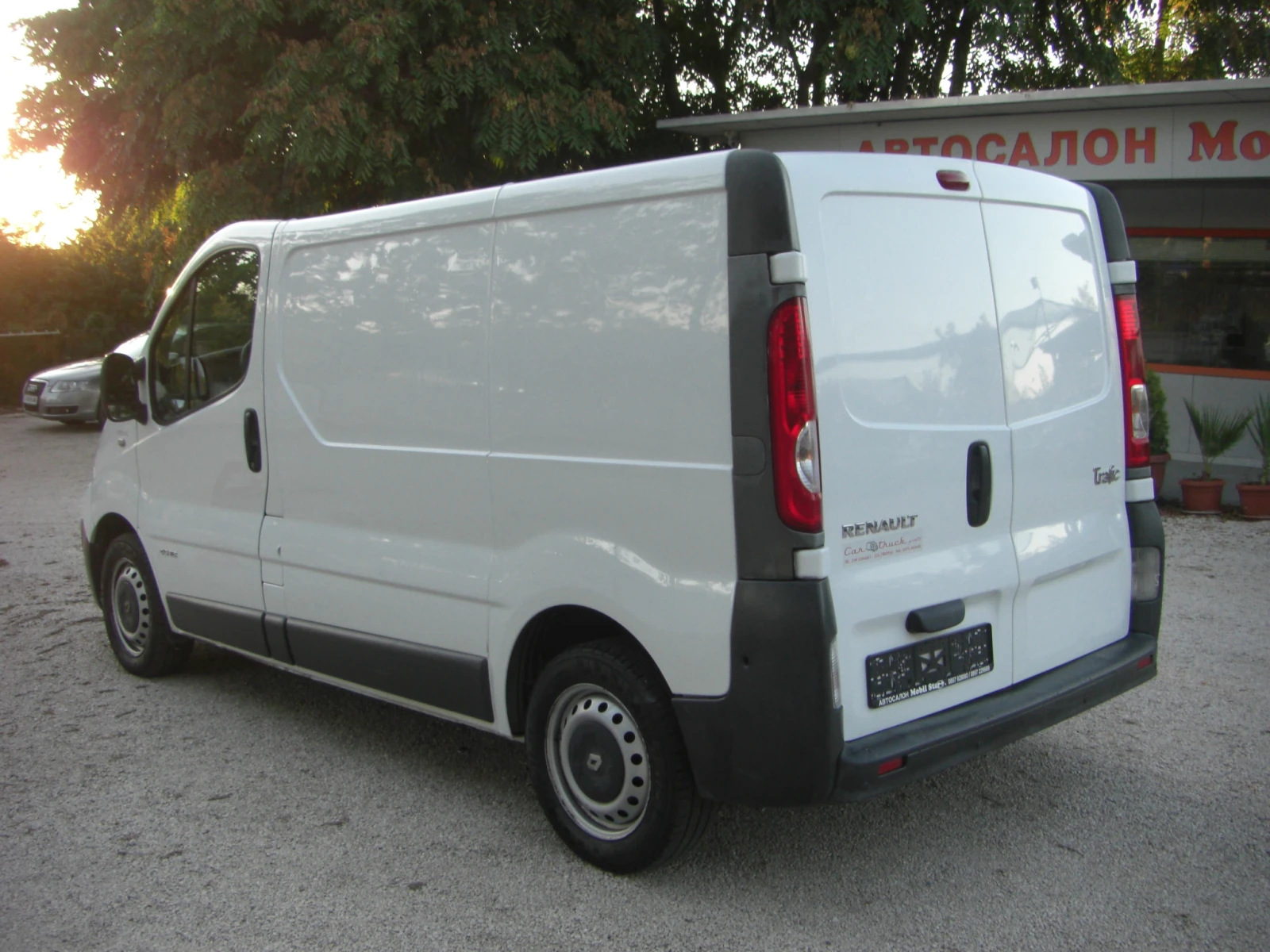 Renault Trafic 2.0dci 6ck. KLIMATIK - изображение 3
