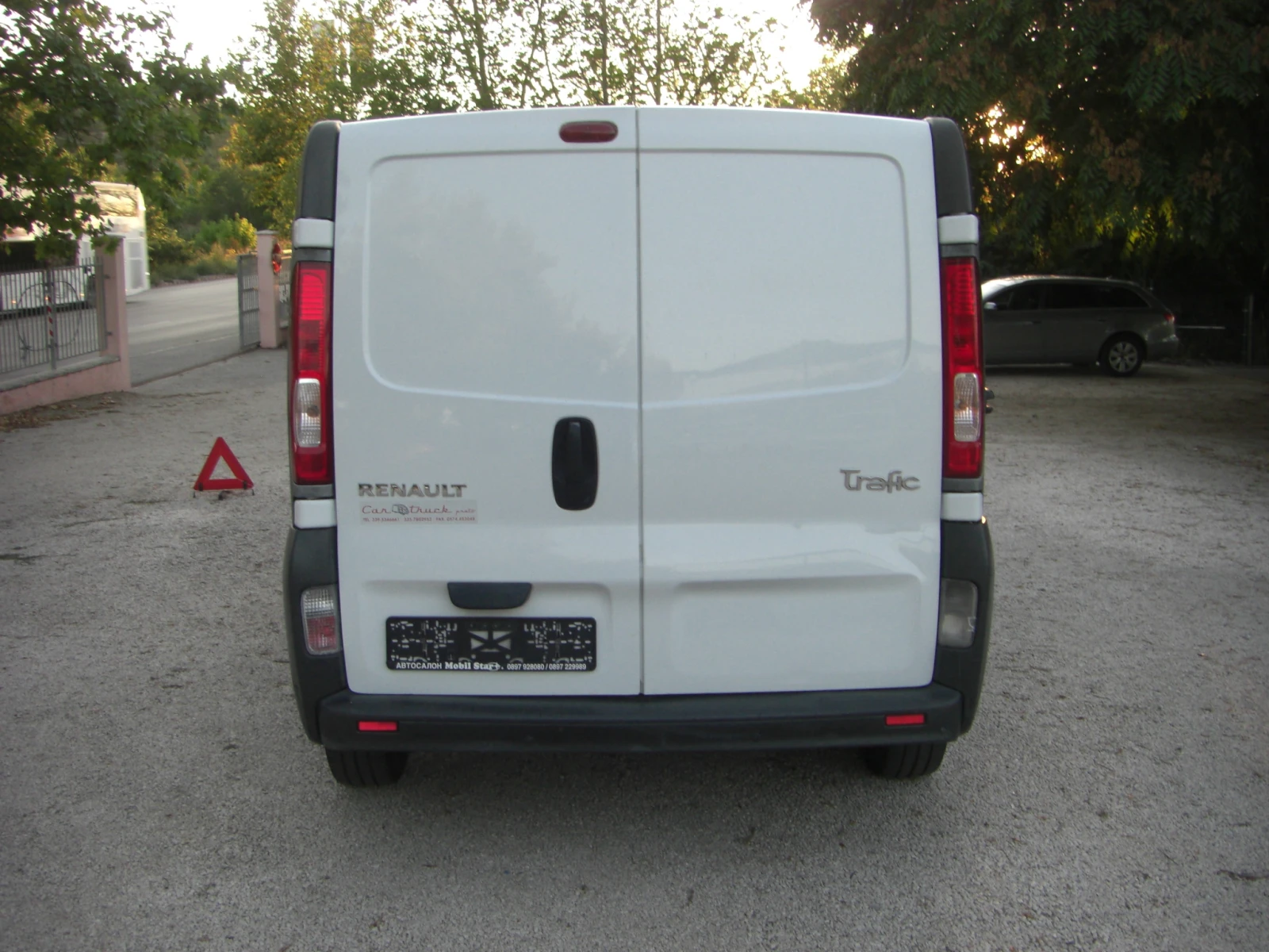 Renault Trafic 2.0dci 6ck. KLIMATIK - изображение 4