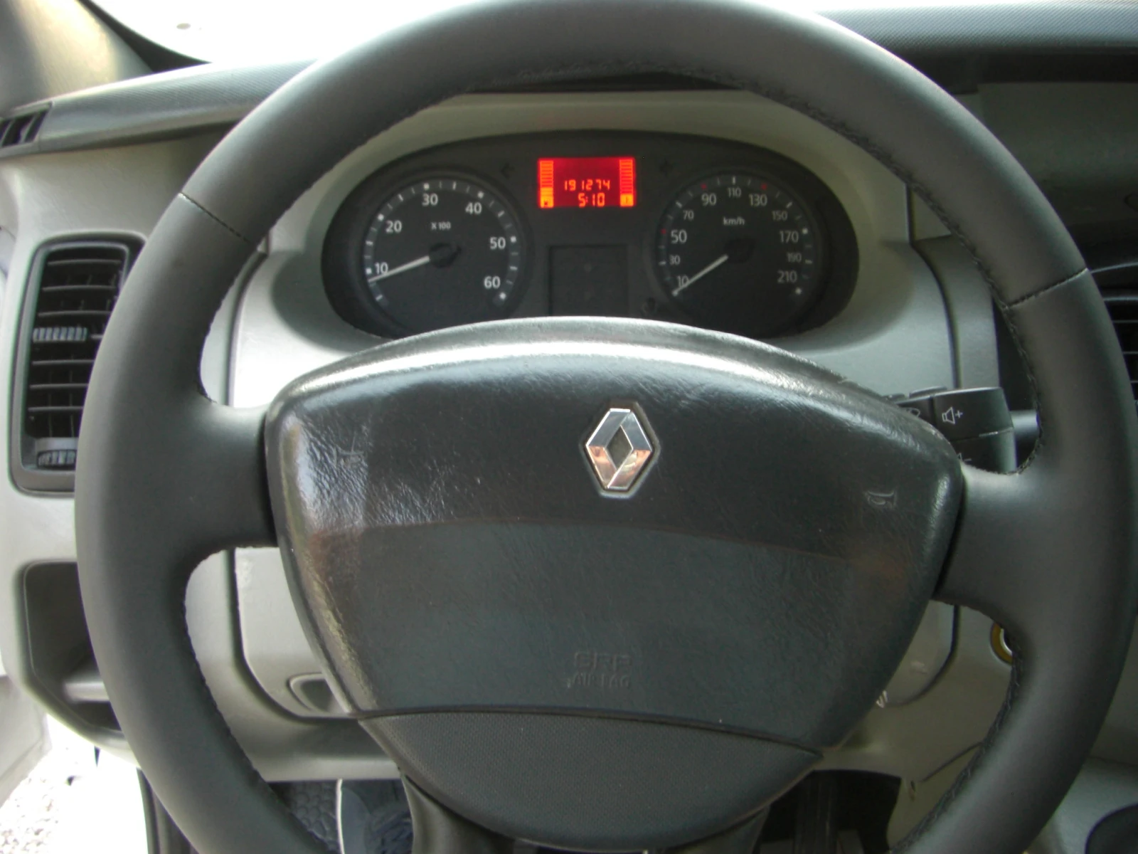 Renault Trafic 2.0dci 6ck. KLIMATIK - изображение 10