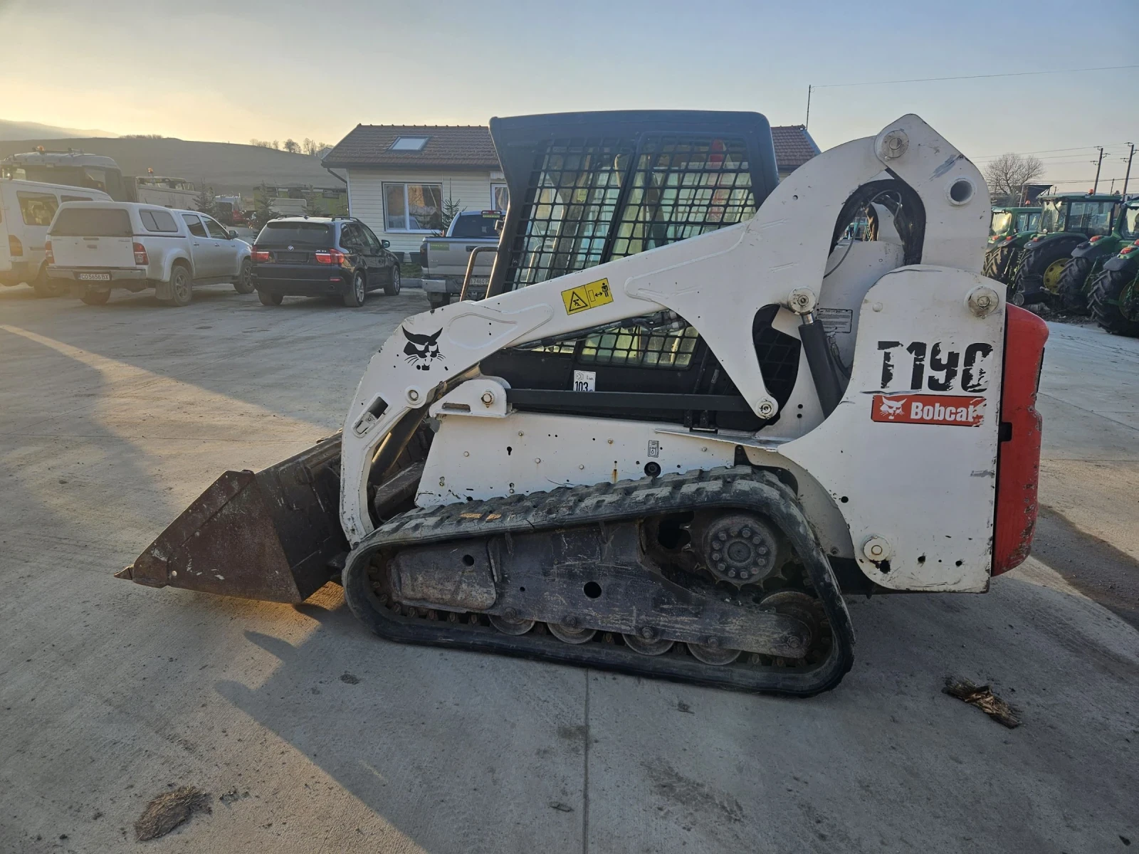 Мини челни товарачи Bobcat T 190 - изображение 3