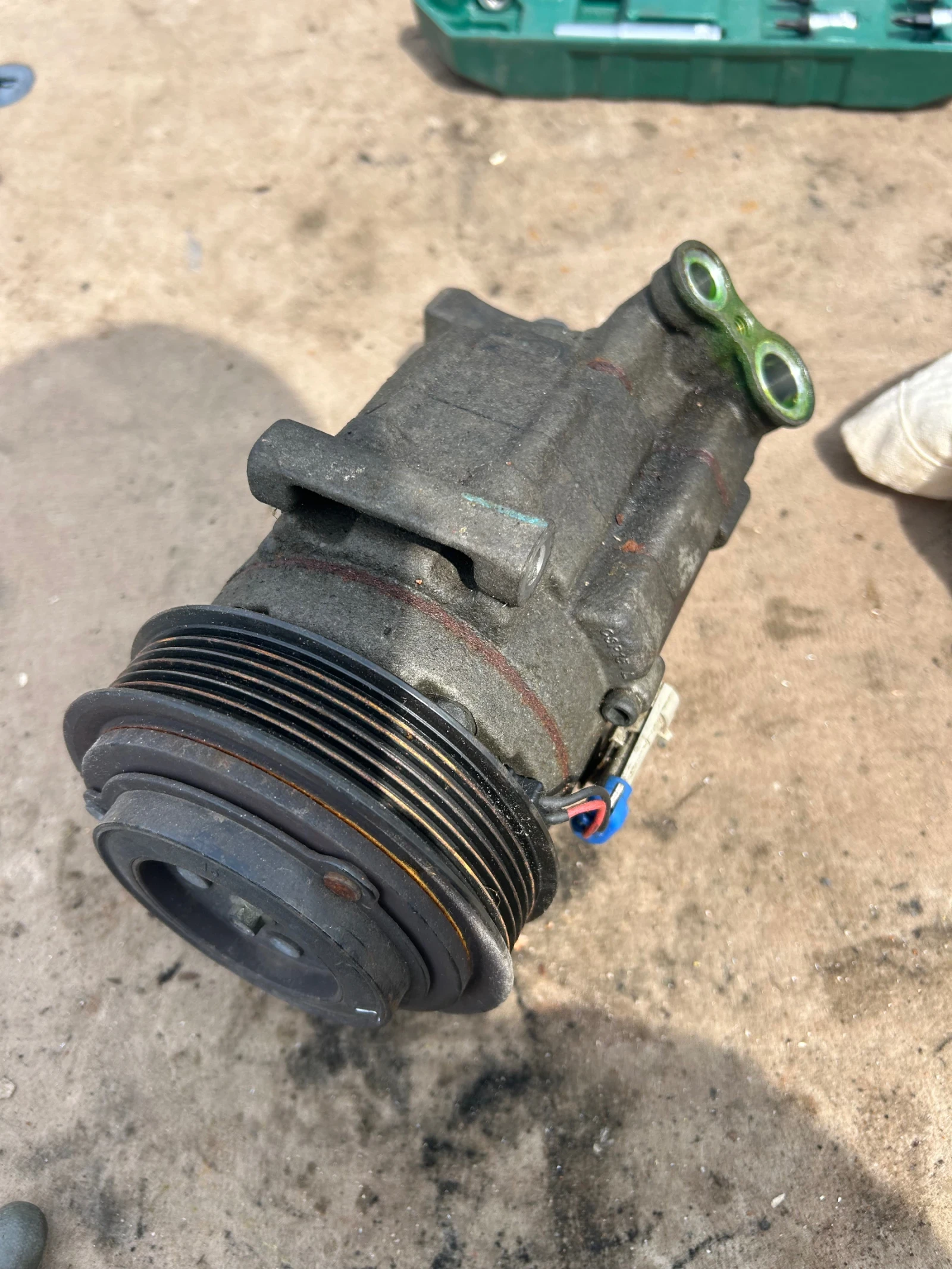 687997689 DELPHI Компресор климатик CHEVROLET CRUZE 1.8i , снимка 2 - Части - 54371414