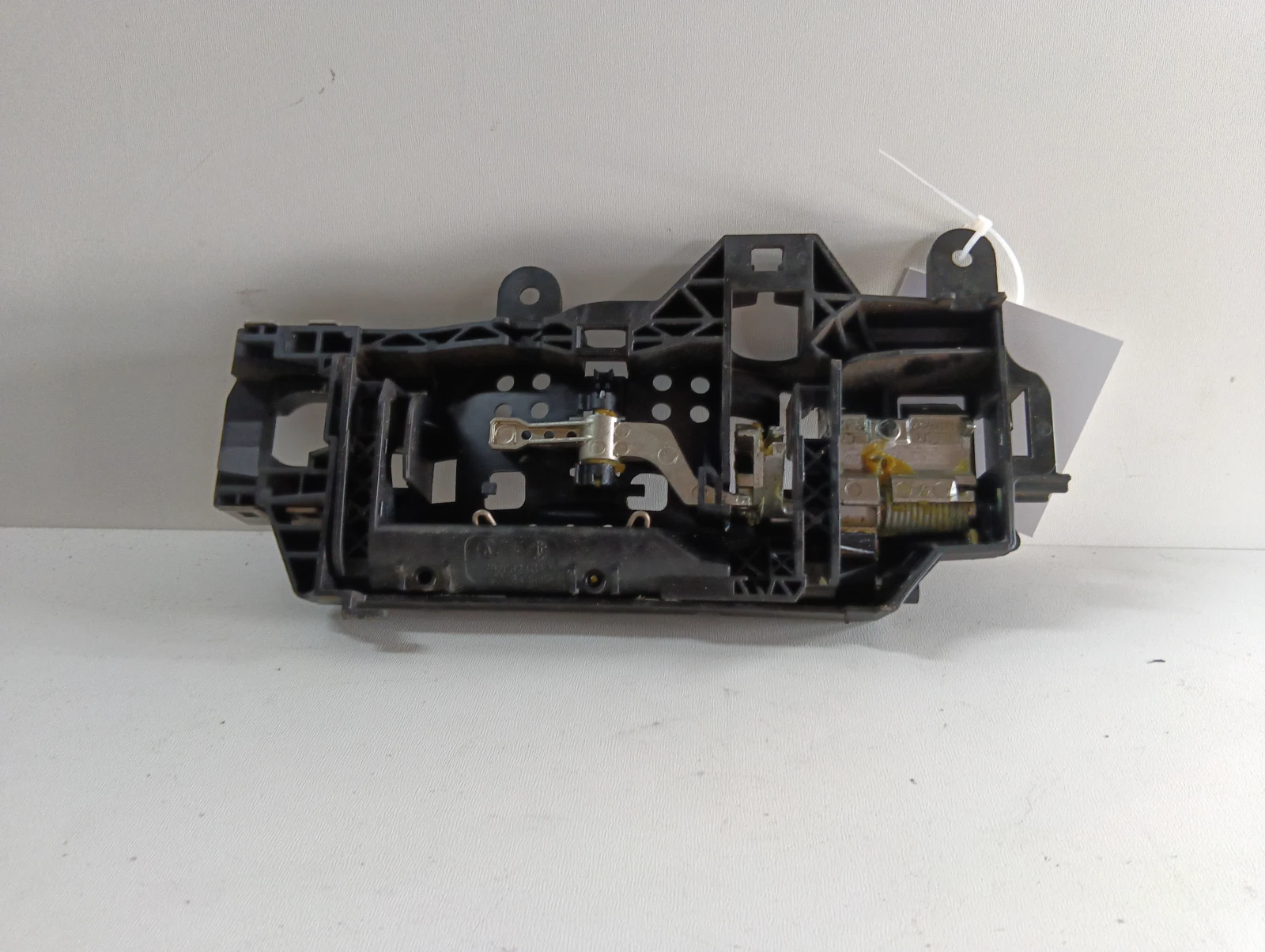 основа дръжка предна дясна 8W02837812A Audi A4