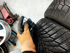 Гуми Зимни 255/45R18, снимка 6