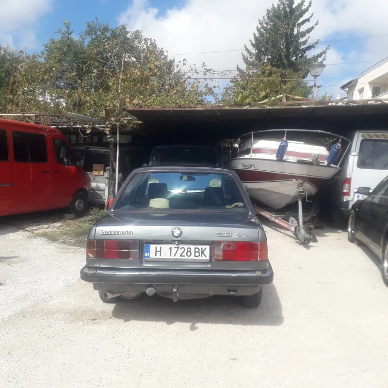 BMW 324 Е 30, снимка 2 - Автомобили и джипове - 47800078