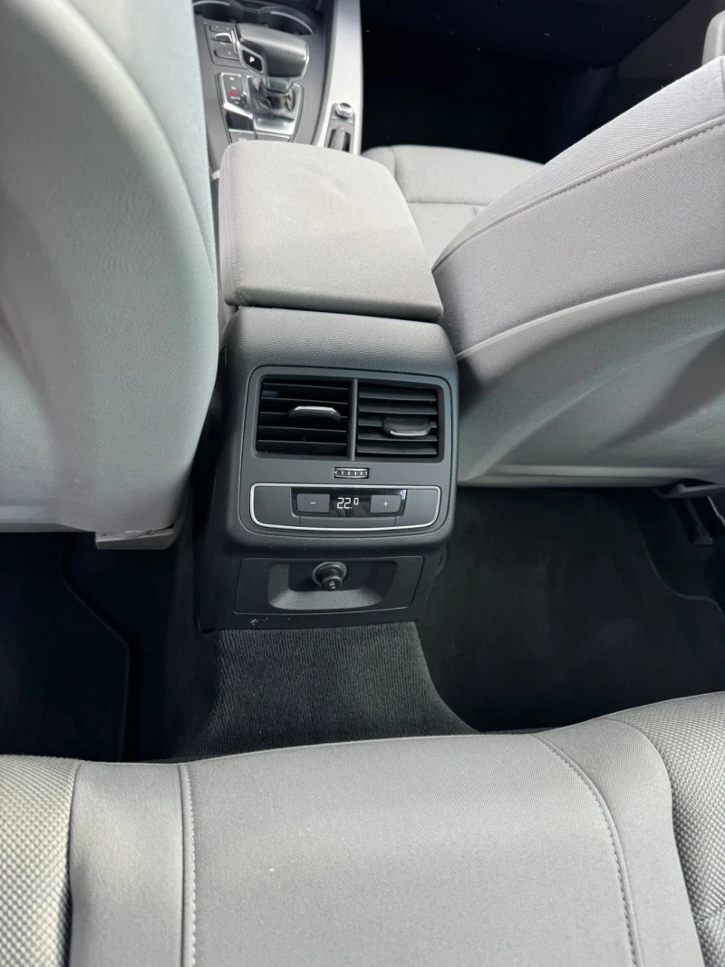 Audi A4 2.0TDI LED Avtomatik, снимка 17 - Автомобили и джипове - 52320527