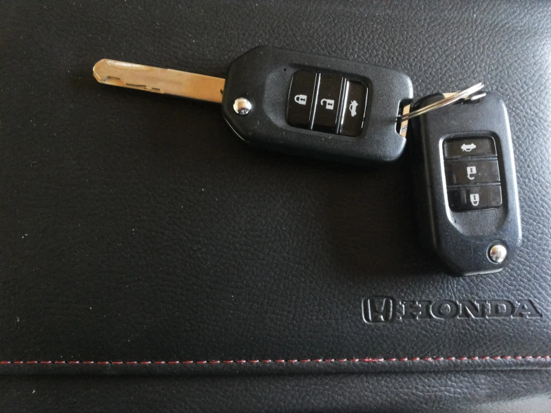 Honda Civic 1.5i* NAVI* KAMERA* DISTRONIC*  , снимка 17 - Автомобили и джипове - 52008151