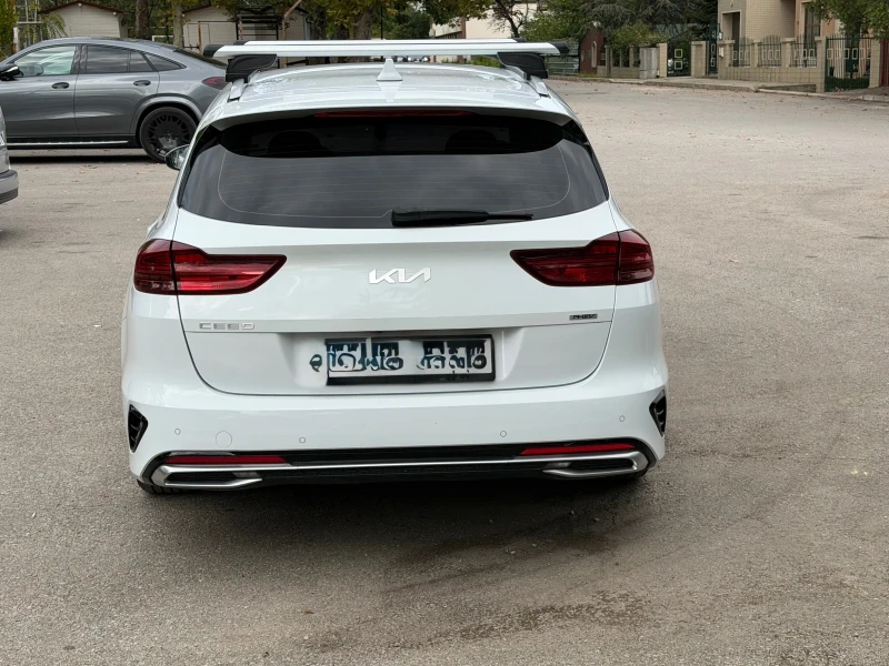 Kia Ceed 1.6 бензин хибрид , снимка 4 - Автомобили и джипове - 52181835