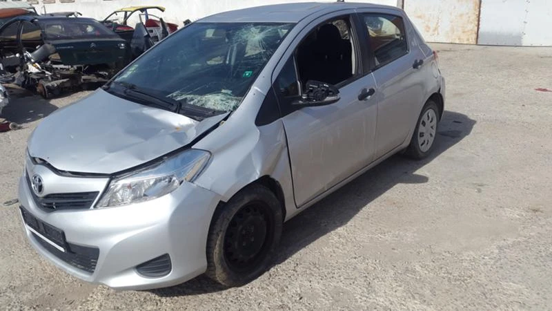 Toyota Yaris 1.4 d4d 1.3vvti    3 .бр, снимка 6 - Автомобили и джипове - 9183044