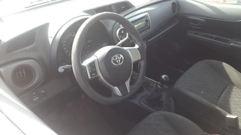 Toyota Yaris 1.4 d4d 1.3vvti    3 .бр, снимка 7 - Автомобили и джипове - 9183044