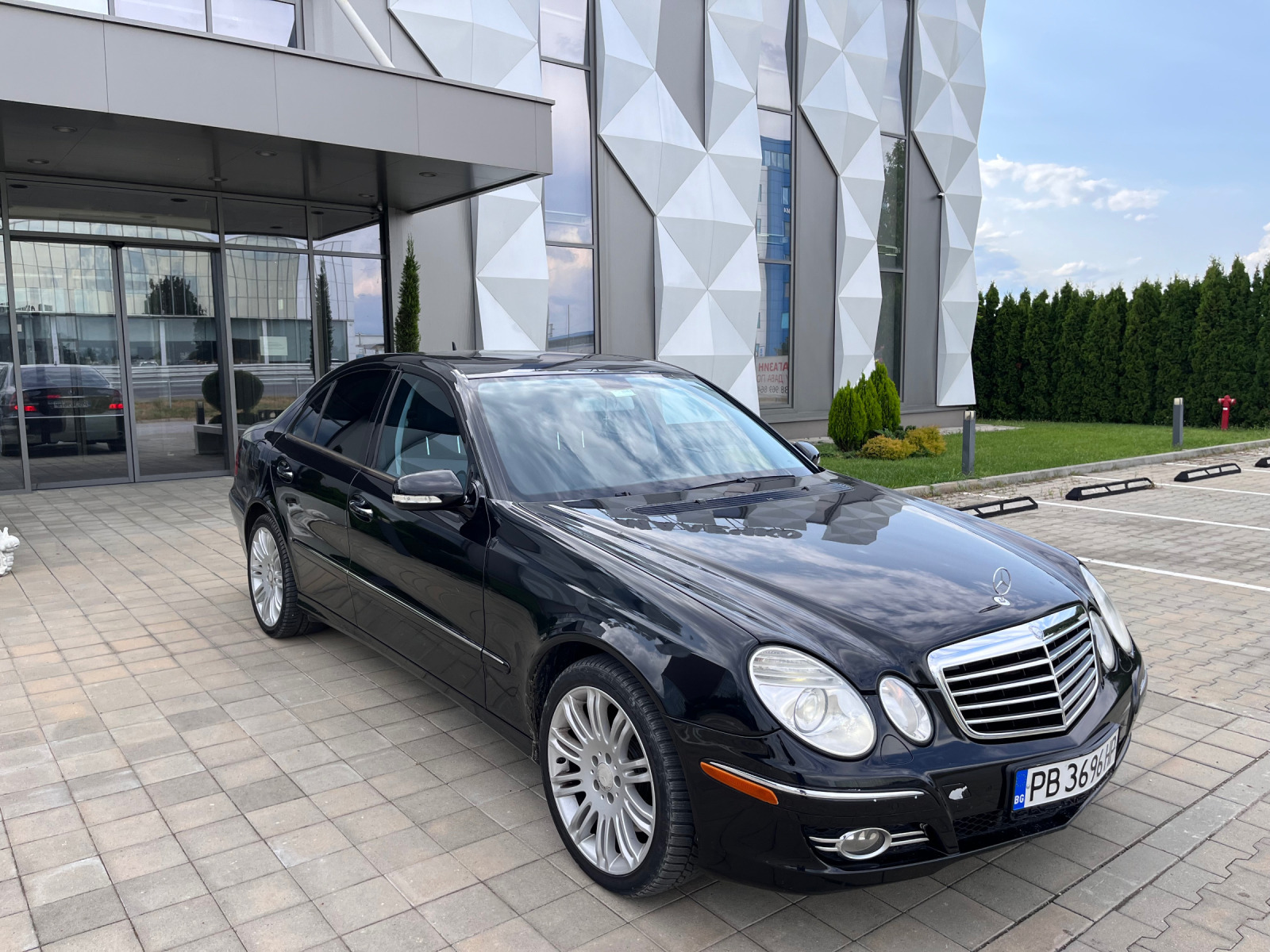 Mercedes-Benz E 55 E550i 388к.с. 4Matic Перфектен - изображение 4