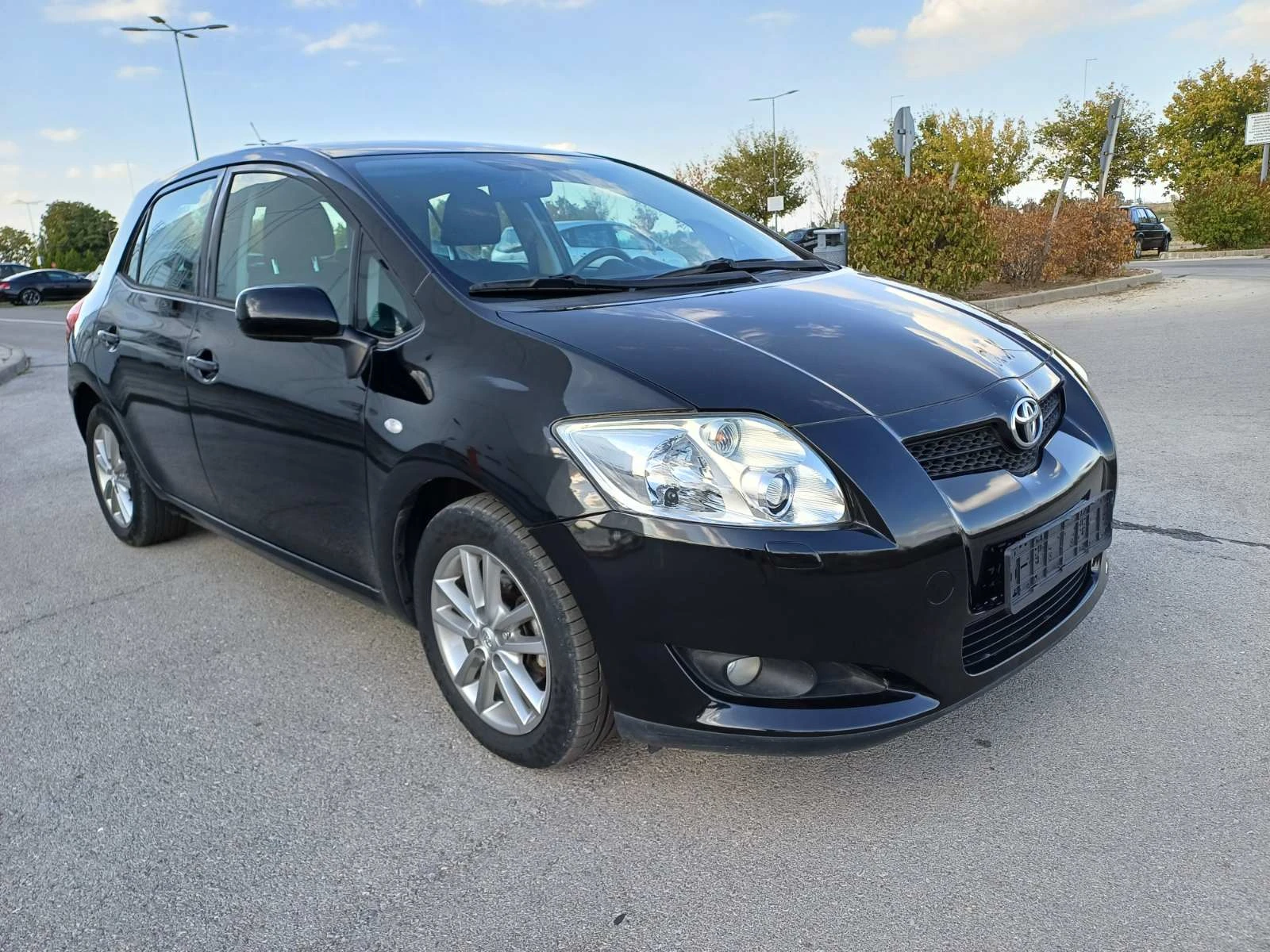 Toyota Auris 1.6 Benzin 124к.с. - изображение 3