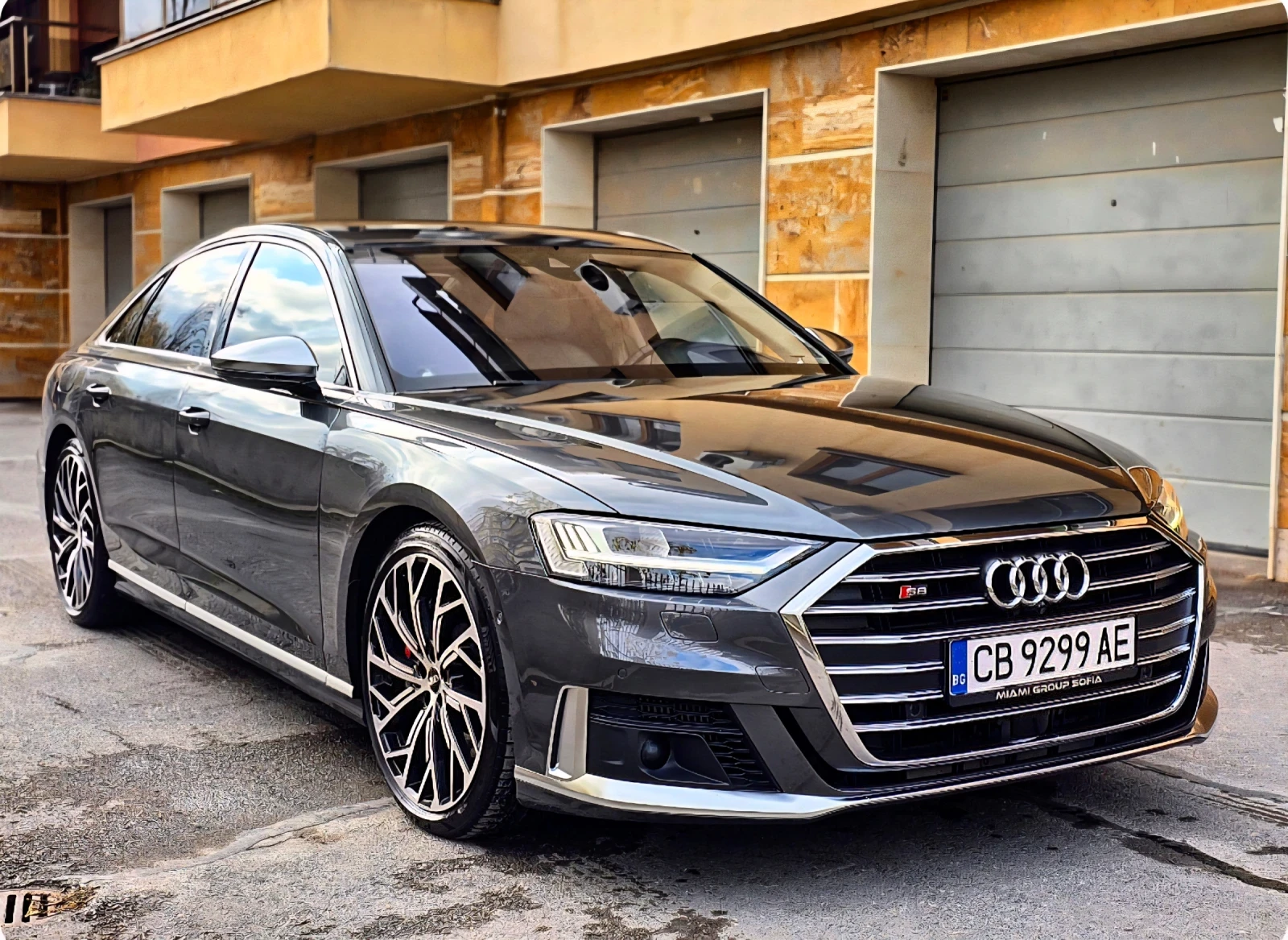 Audi S8 Exclusive 53 000km - изображение 2