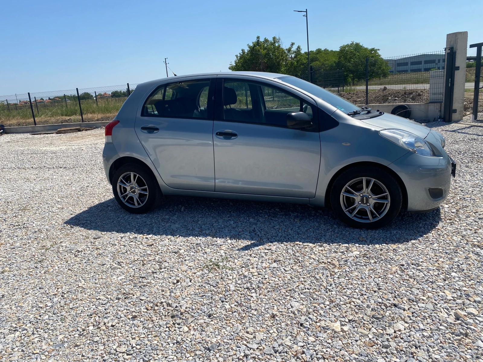 Toyota Yaris 1.3 / 101�� | Mobile.bg � ����������� 3