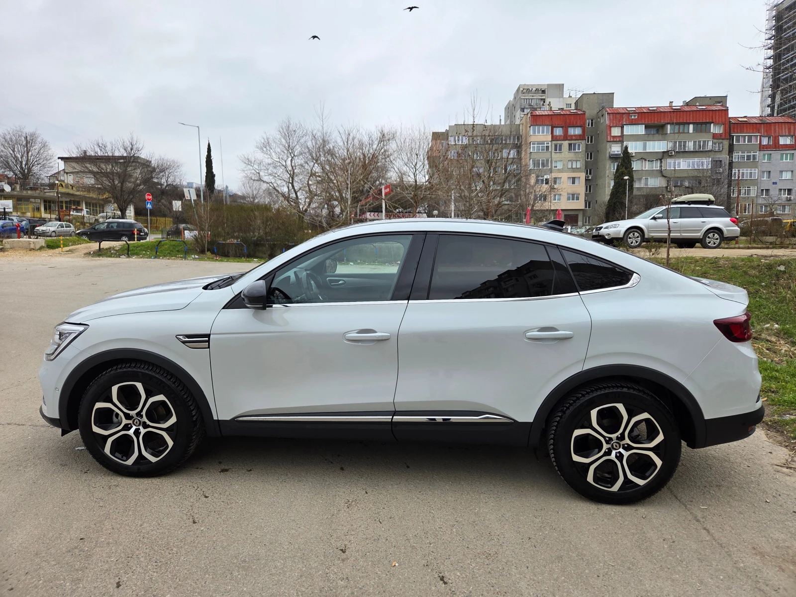 Renault Arkana, снимка 3 - Автомобили и джипове - 53707378