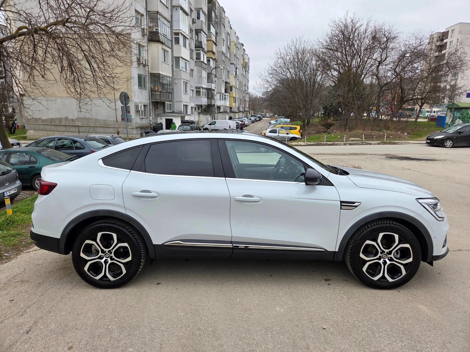 Renault Arkana, снимка 4 - Автомобили и джипове - 53707378
