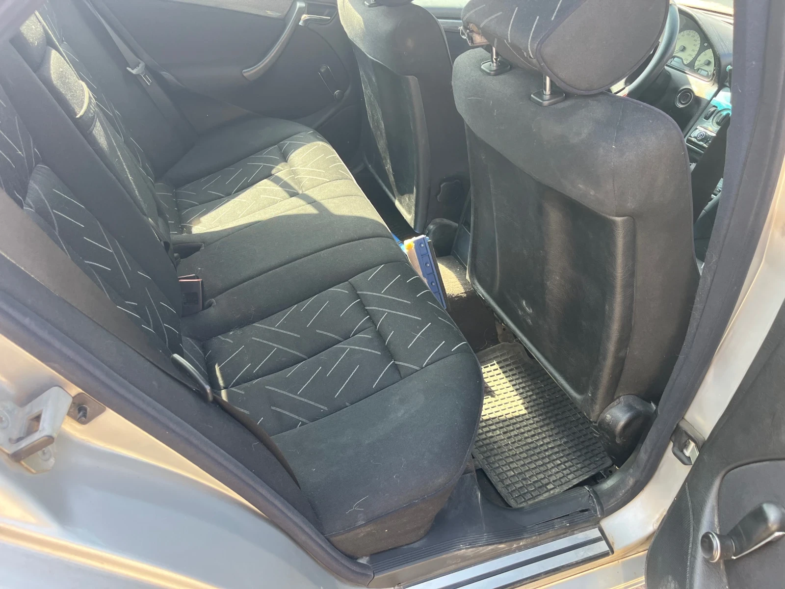 Mercedes-Benz C 220, снимка 5 - Автомобили и джипове - 53845858