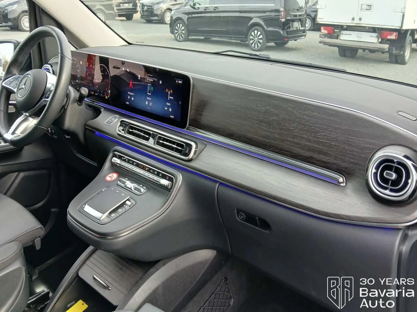 Mercedes-Benz V 300 d Extralang 4Matic Automatik Avantgarde, снимка 7 - Автомобили и джипове - 53918561