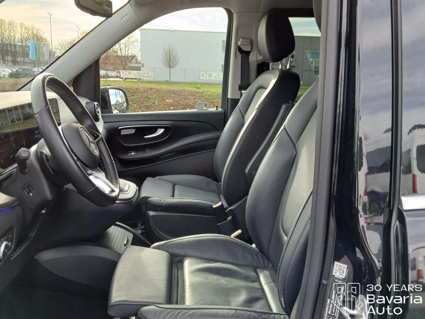 Mercedes-Benz V 300 d Extralang 4Matic Automatik Avantgarde, снимка 5 - Автомобили и джипове - 53918561