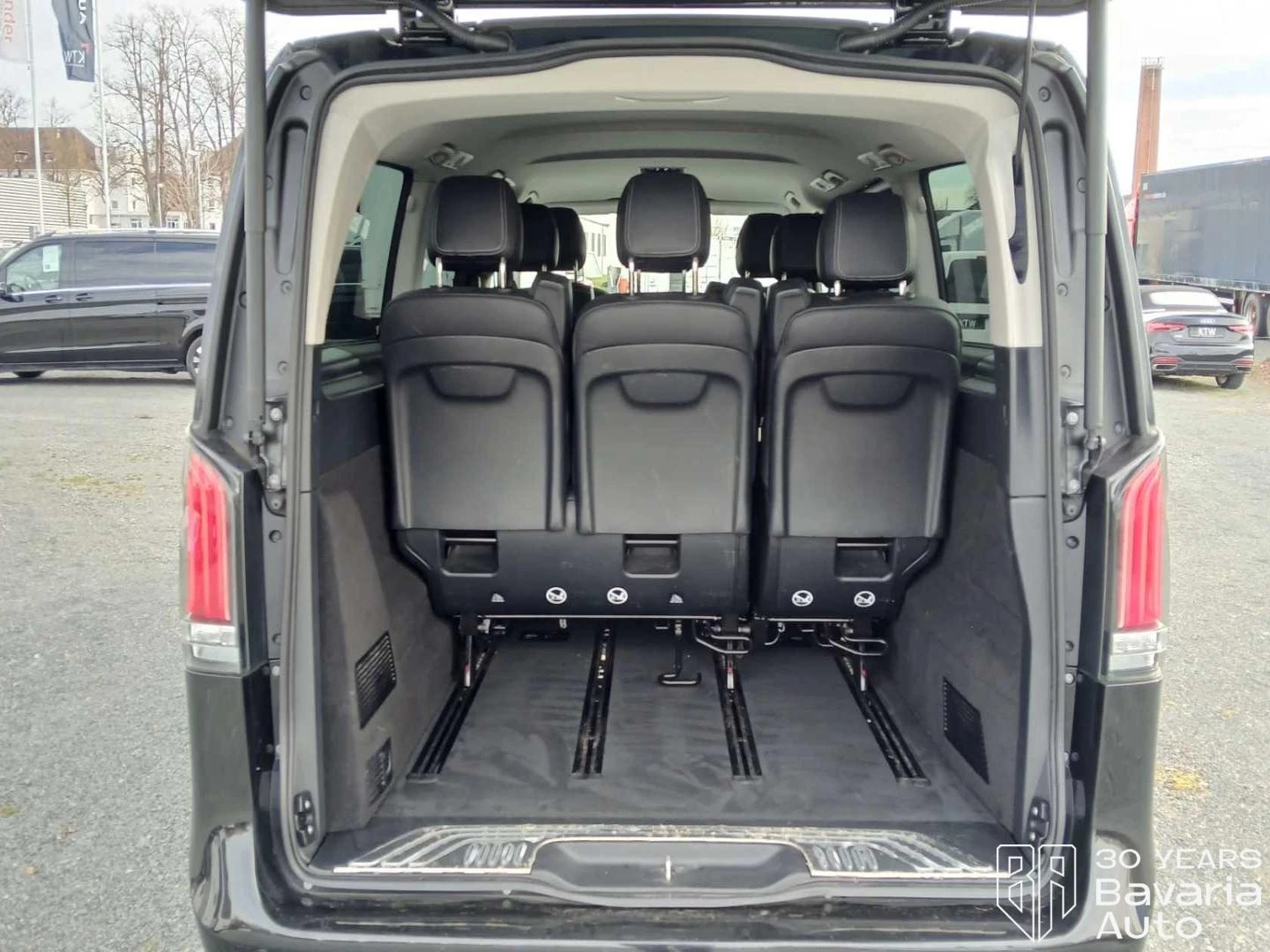 Mercedes-Benz V 300 d Extralang 4Matic Automatik Avantgarde, снимка 10 - Автомобили и джипове - 53918561