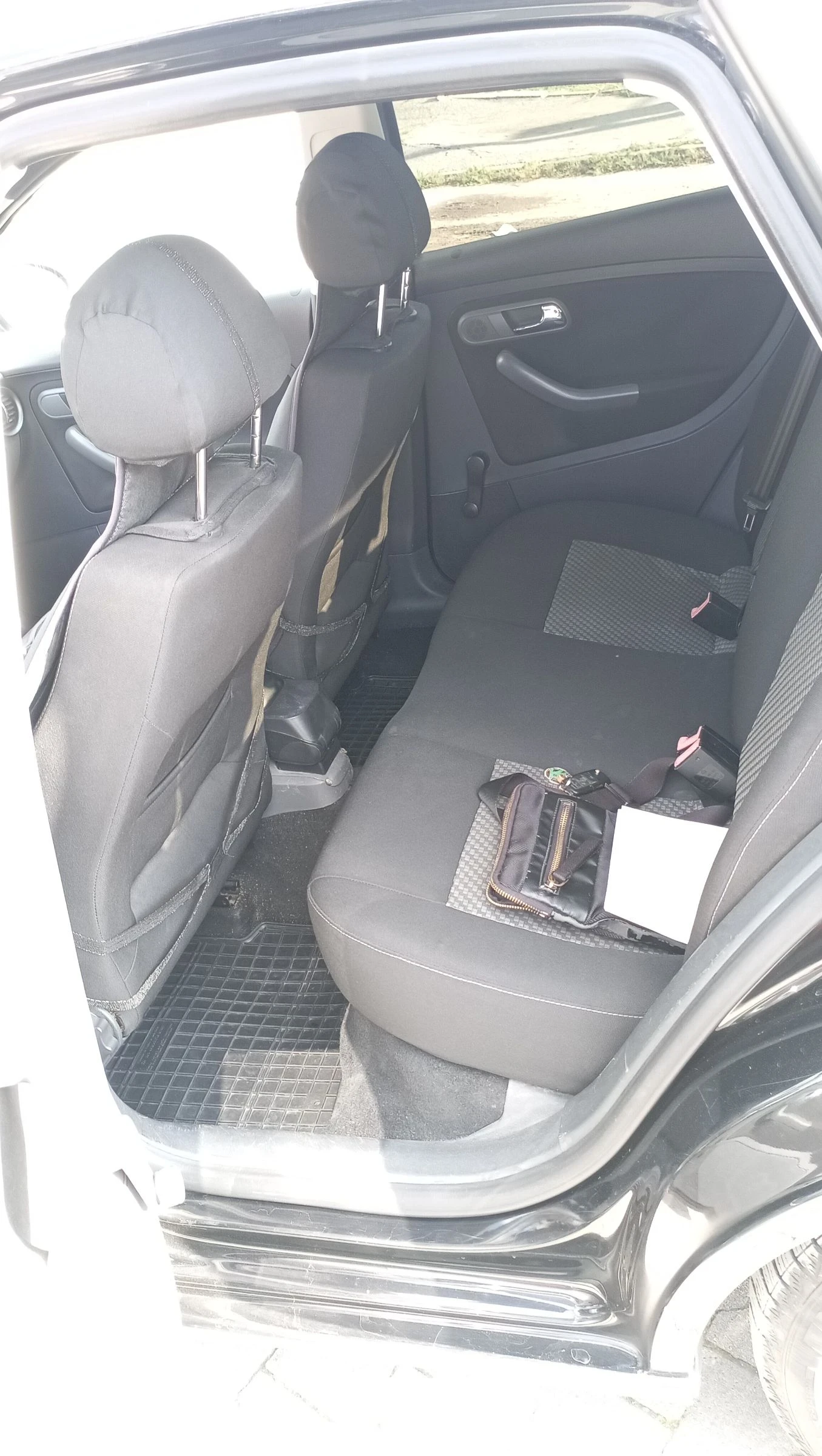 Seat Ibiza 1.4 бензин+ LPG, снимка 12 - Автомобили и джипове - 54100592