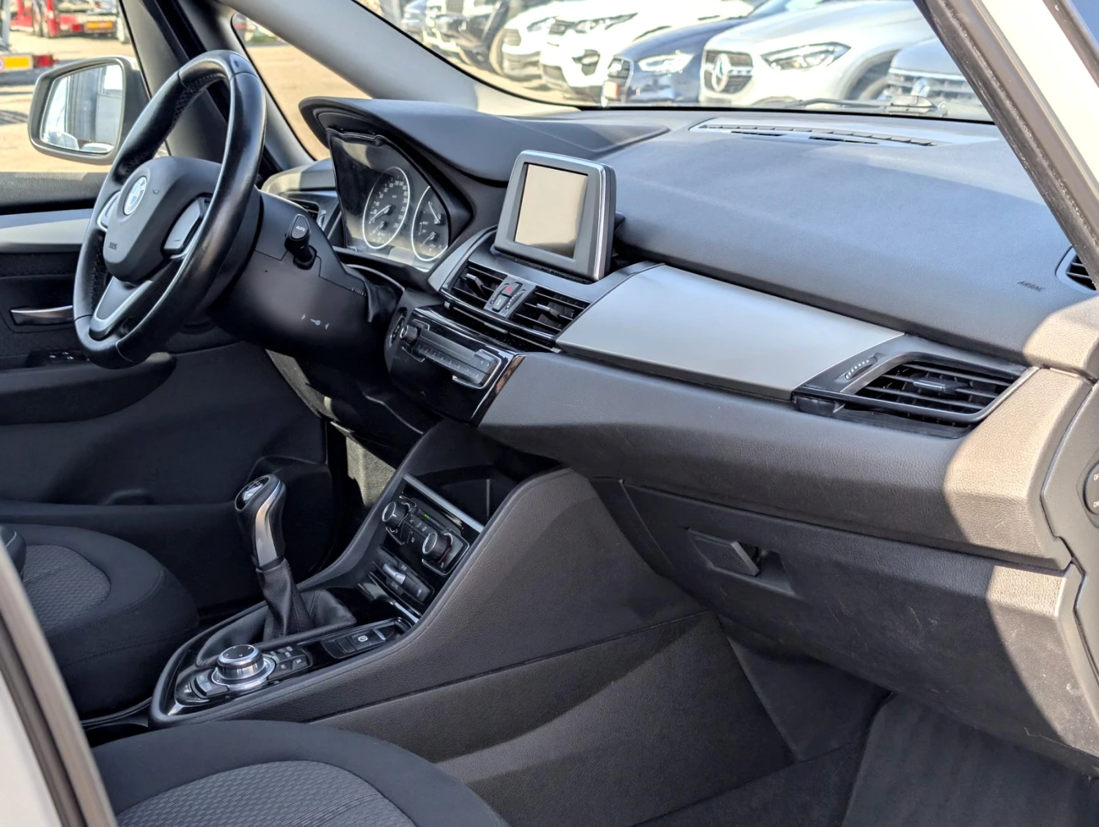 BMW 2 Gran Tourer 214d Luxury 6+ 1м., снимка 17 - Автомобили и джипове - 54178132