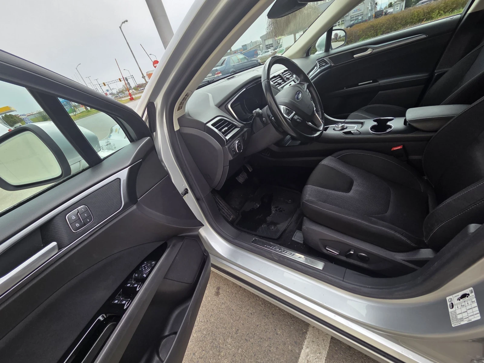 Ford Mondeo 2.0 Ecoblue 190k.c.DINAMIC LED FACE, снимка 8 - Автомобили и джипове - 54230583