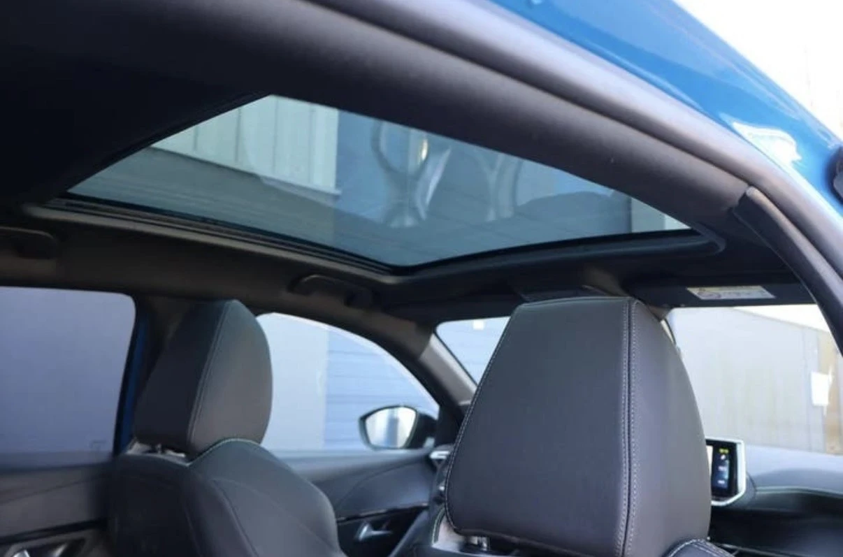 Peugeot 208 GT Premiere 50kWh, снимка 7 - Автомобили и джипове - 54530772