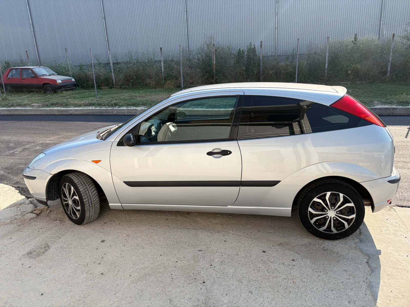 Ford Focus 1.4i, снимка 5 - Автомобили и джипове - 55105948