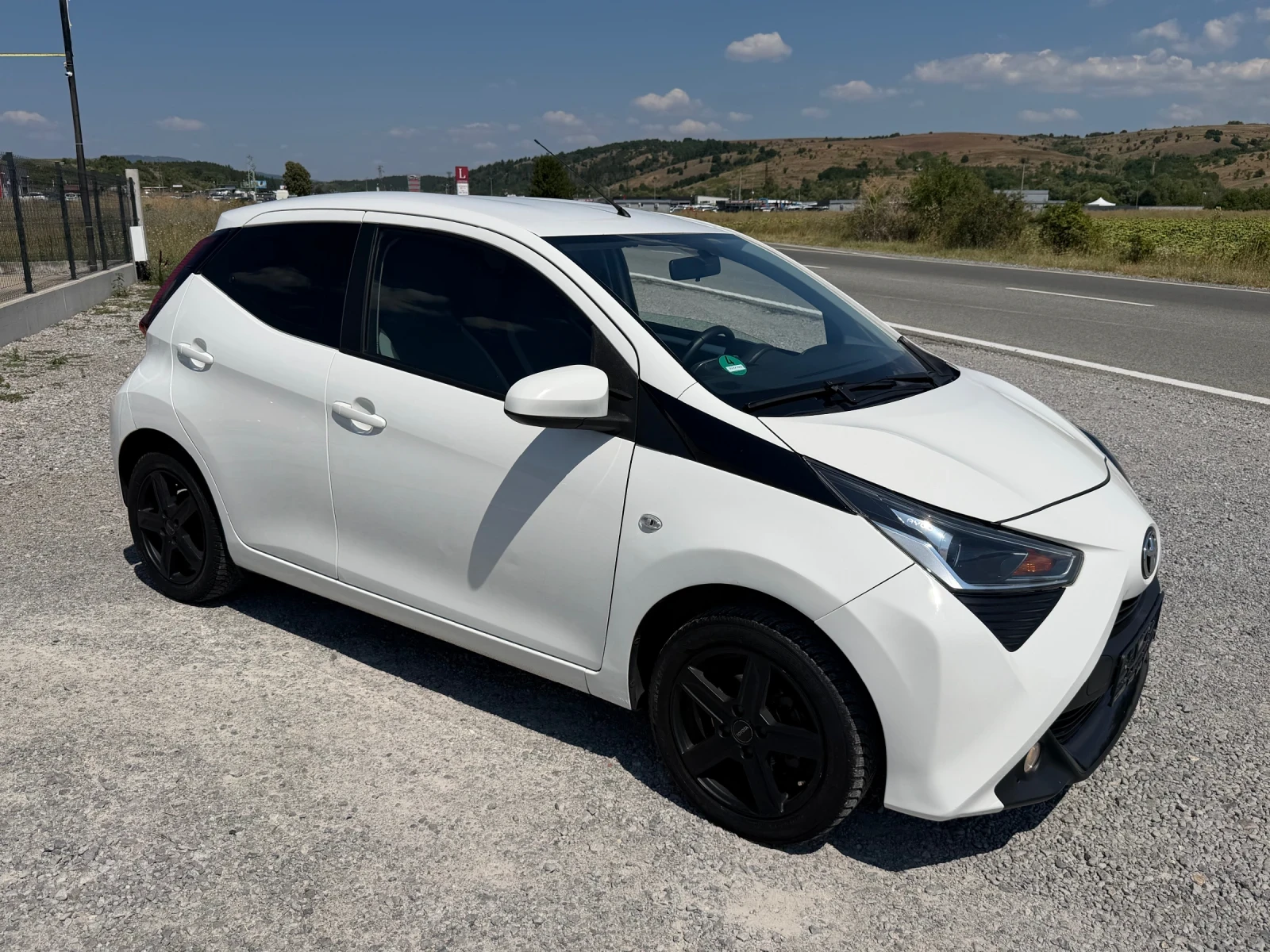 Toyota Aygo X 1.0i LED CAMERA EURO 6 TUV, снимка 4 - Автомобили и джипове - 55626381